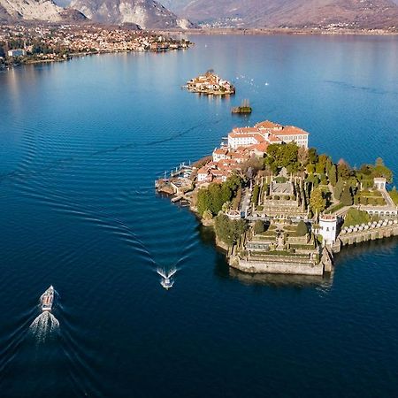 Breathtaking Lake View In The Heart Of Στρέσα Εξωτερικό φωτογραφία