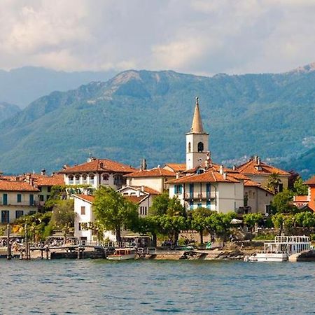 Breathtaking Lake View In The Heart Of Στρέσα Εξωτερικό φωτογραφία